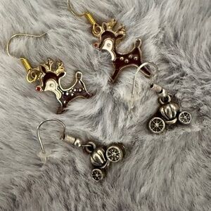 Reindeer & Cinderella coach pierced earrings. 2 pair